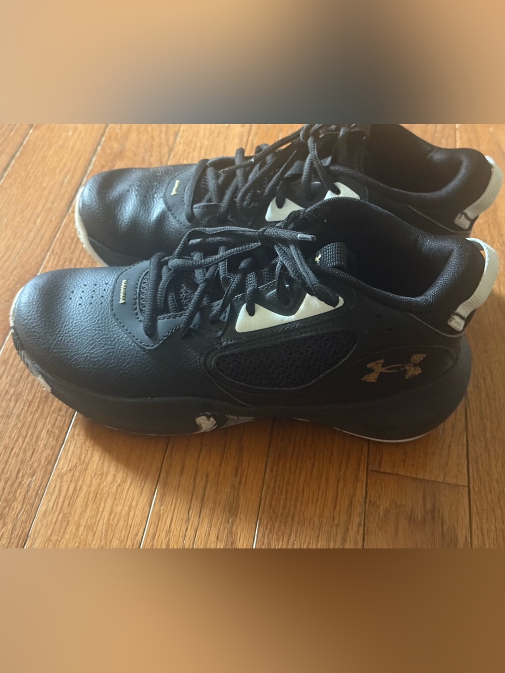 UNDER ARMOUR LOCKDOWN 6